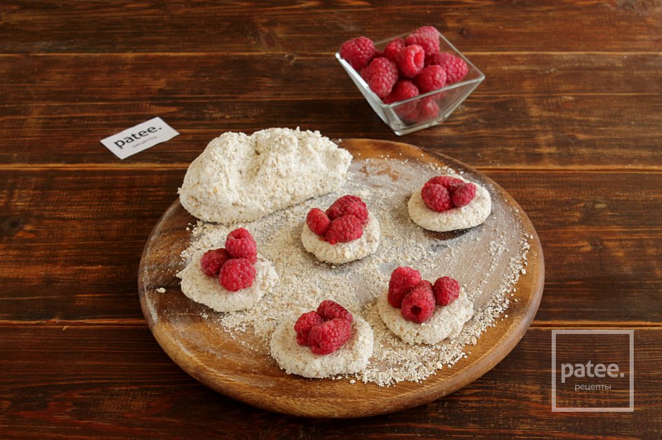 Сырники без яиц и пшеничной муки - Шаг 7