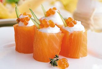 Рулетики из лосося