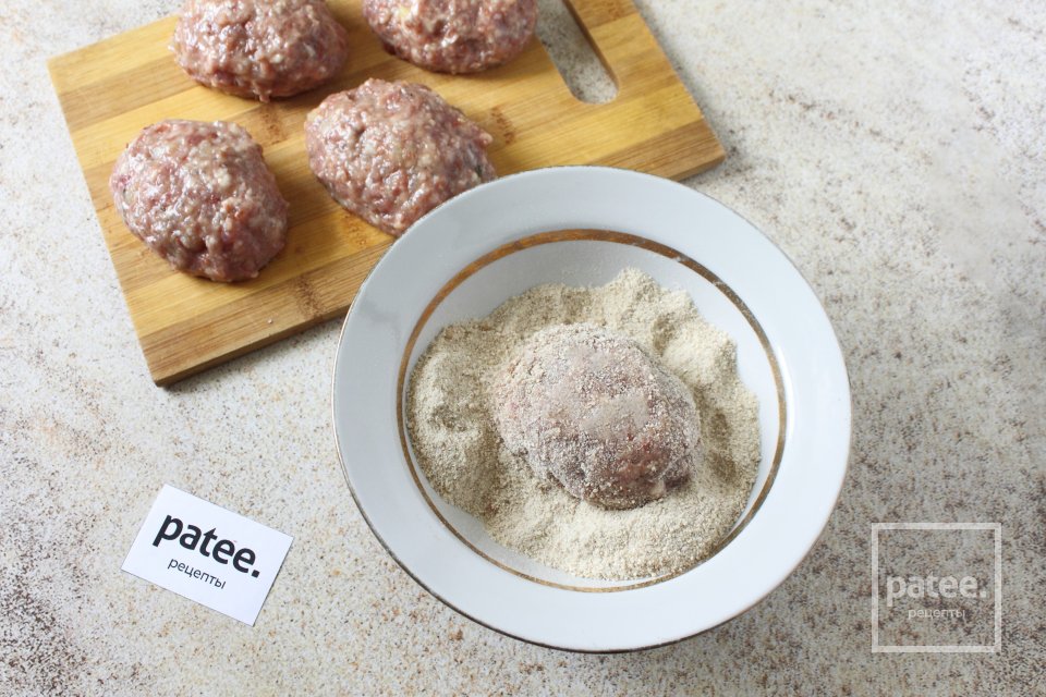 Мясные котлеты с фасолью - Шаг 10