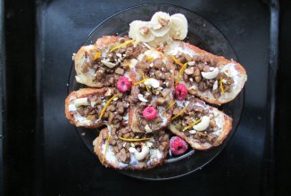 Французские тосты с маскарпоне и яблоками