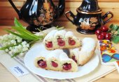 Пирог "Улитка" из песочного теста с черешней