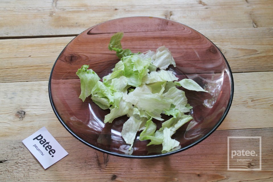 Лёгкий салат из свежих овощей с копчёной курицей - Шаг 5