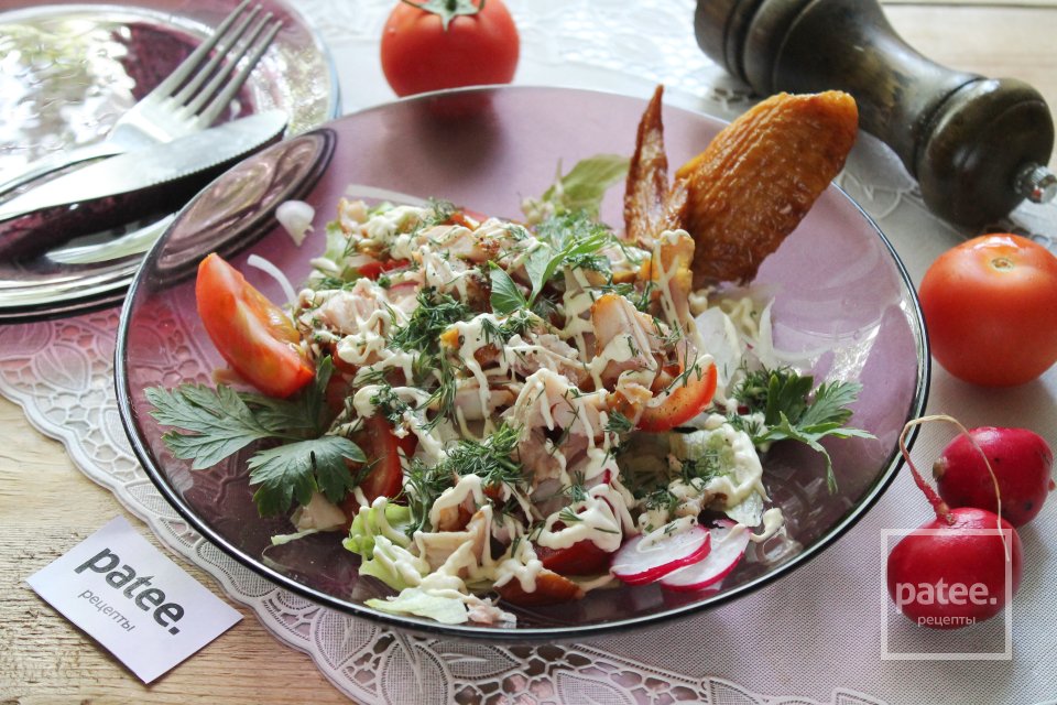 Лёгкий салат из свежих овощей с копчёной курицей - Шаг 12