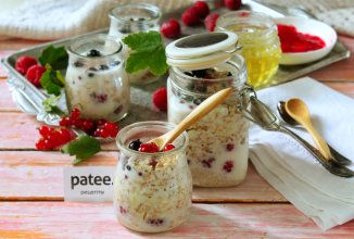 Овсянка в банке