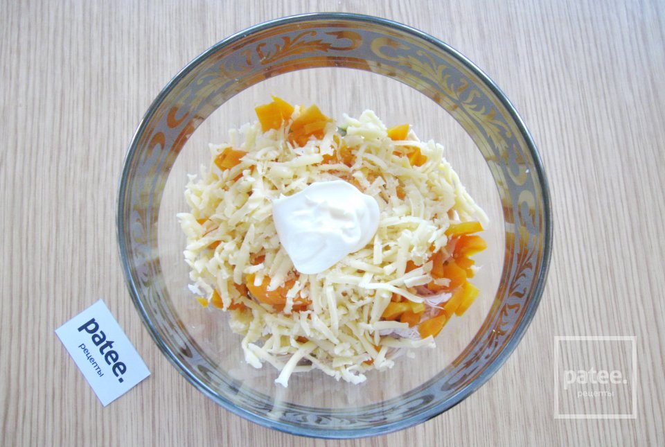 Салат с курицей и маринованными корнишонами - Шаг 9