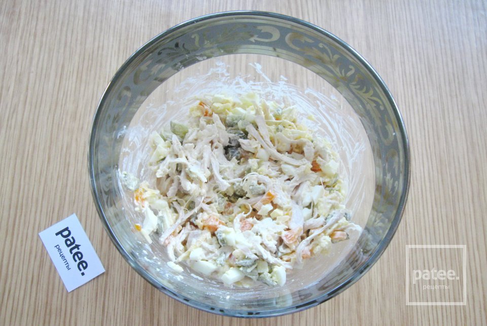Салат с курицей и маринованными корнишонами - Шаг 10