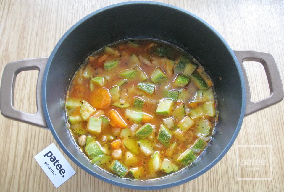 Легкий овощной суп с цуккини и фасолью - Шаг 11