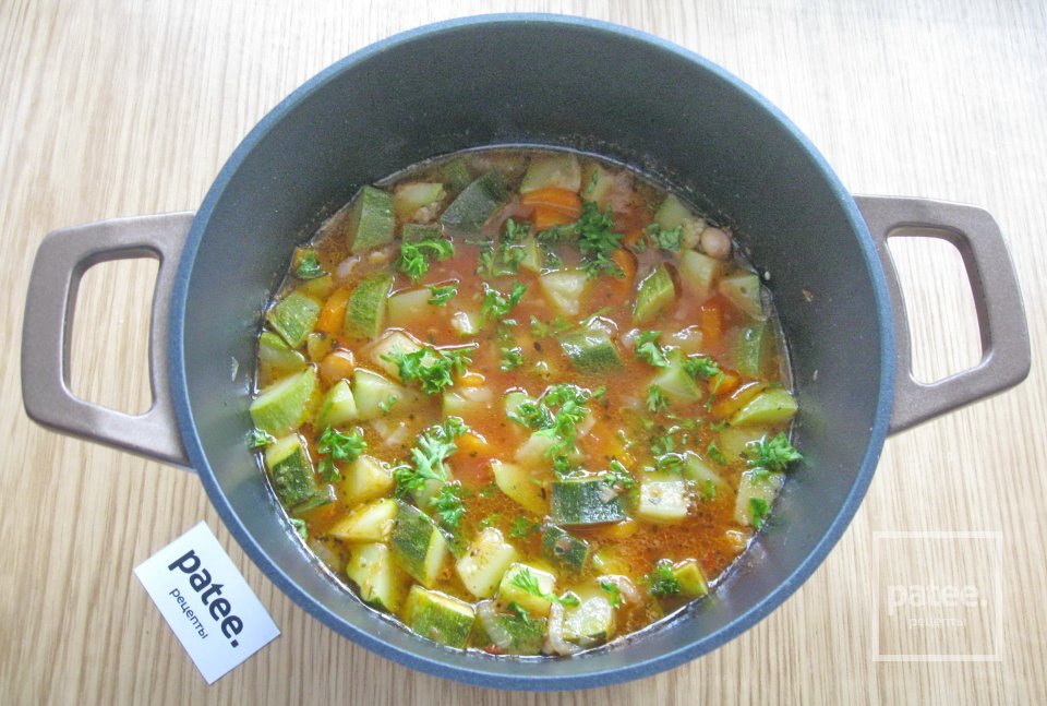 Легкий овощной суп с цуккини и фасолью - Шаг 13