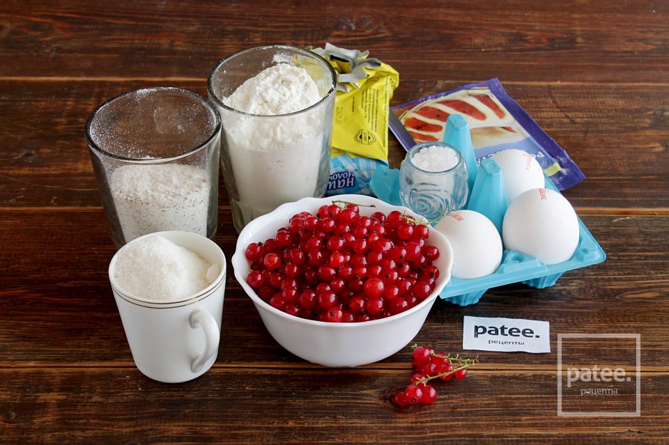 Овсяная шарлотка с красной смородиной - Шаг 1