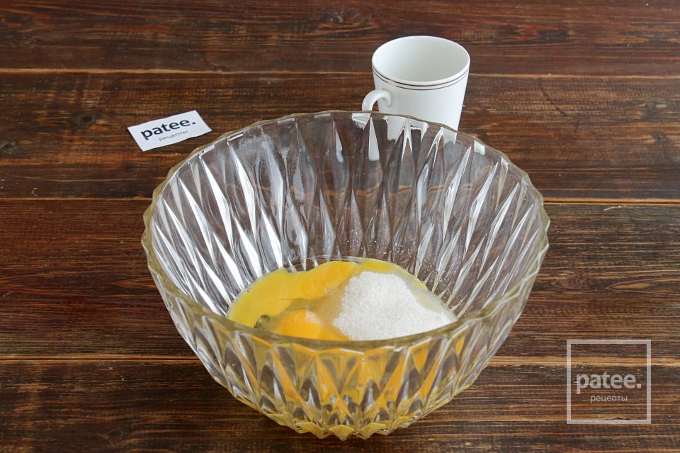 Овсяная шарлотка с красной смородиной - Шаг 4