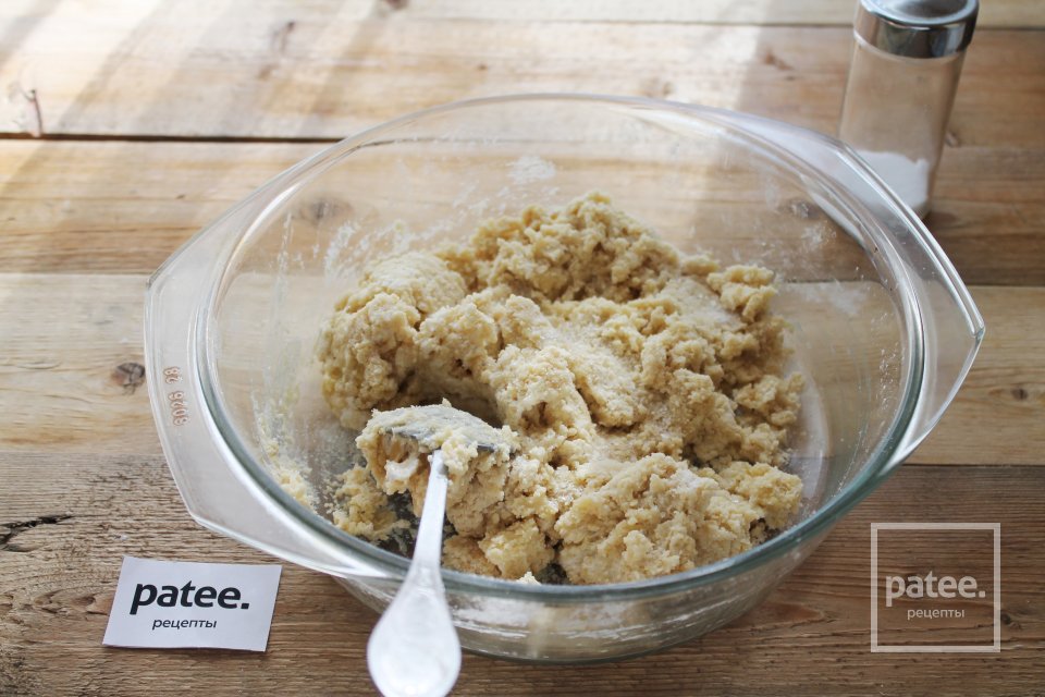 Пирожки с творогом и зеленью песочные - Шаг 9