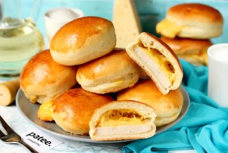 Пирожки с ветчиной и сыром