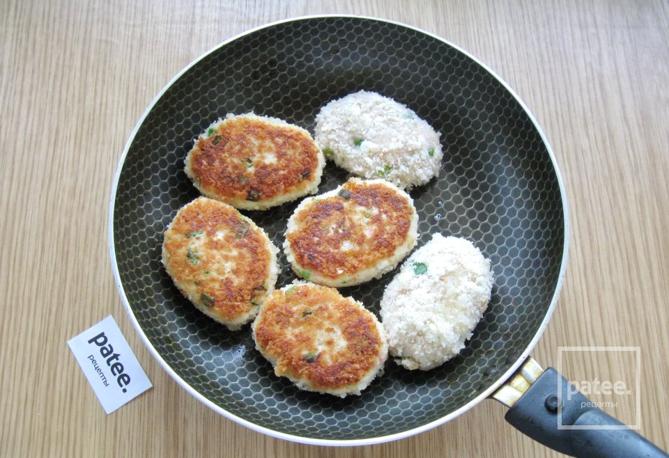 Котлеты с курицей и крабовыми палочками - Шаг 13