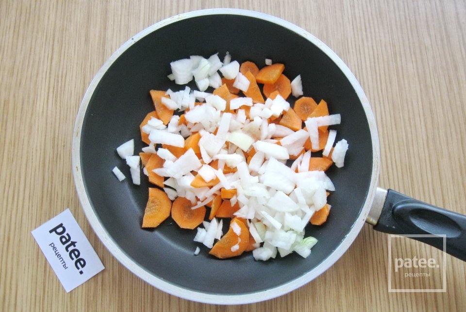 Сырный суп с грибами и колбасой - Шаг 4