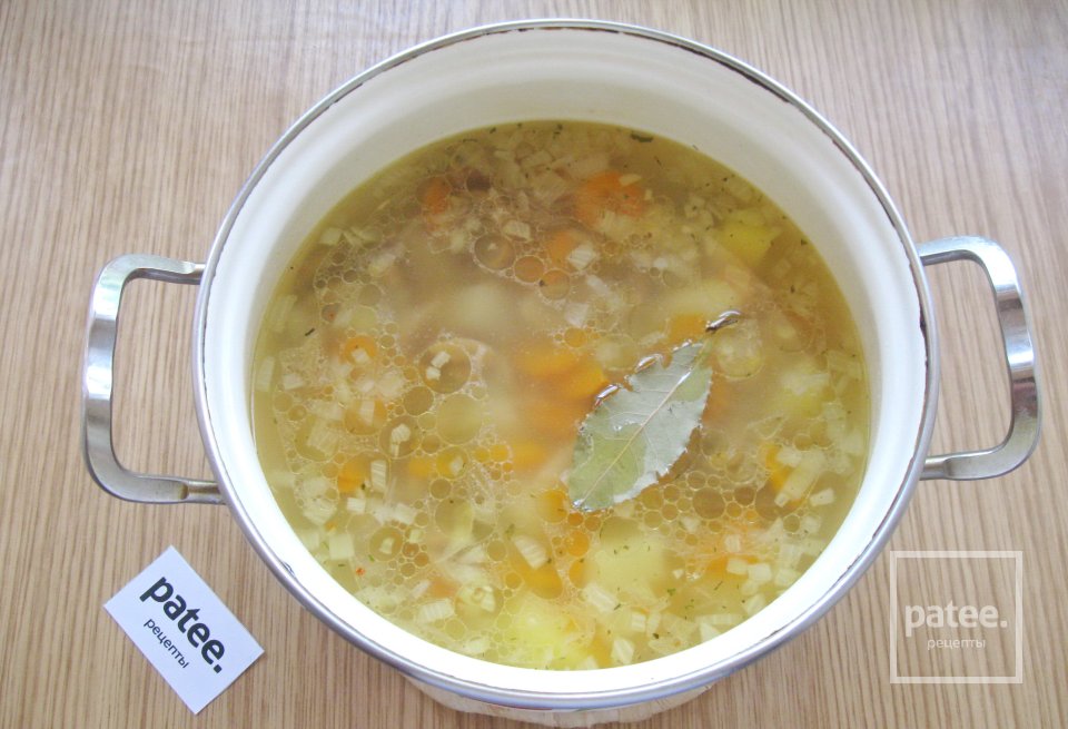 Сырный суп с грибами и колбасой - Шаг 8
