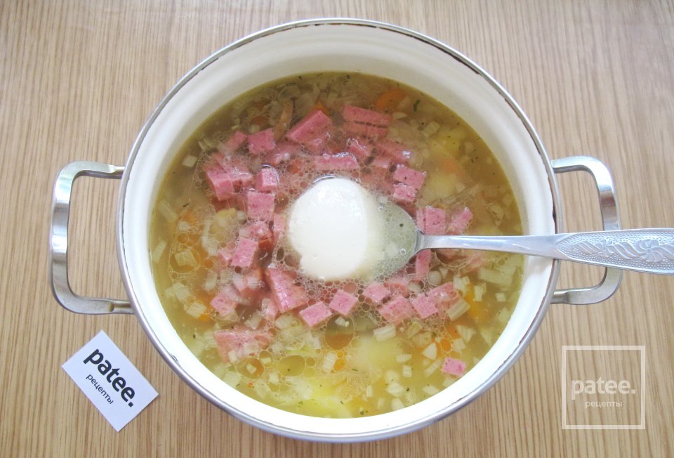 Сырный суп с грибами и колбасой - Шаг 11