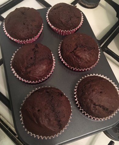 Супер шоколадные капкейки с крем-чизом - Шаг 8