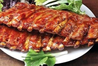 Свиные ребрышки в духовке по канадски