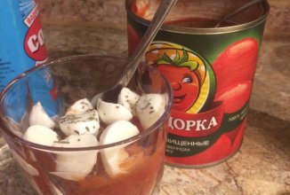 Закуска из томатов и моцареллы