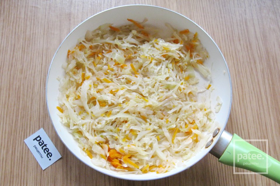 Жареные пирожки с капустой на кефире - Шаг 12
