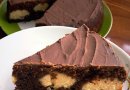Шоколадный пирог с творожными шариками в мультиварке