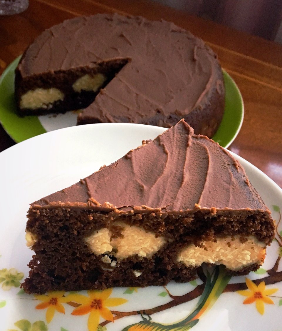 Шоколадный пирог с творожными шариками в мультиварке