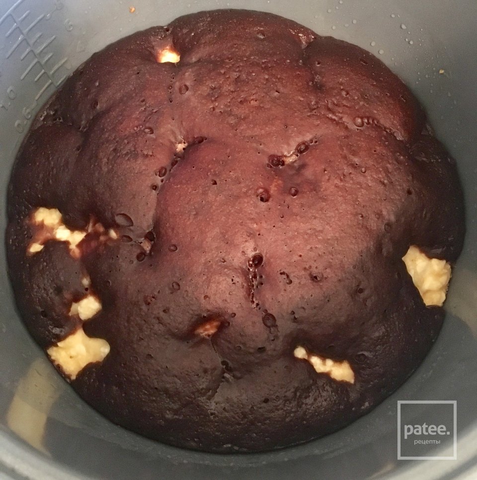 Шоколадный пирог с творожными шариками в мультиварке - Шаг 12