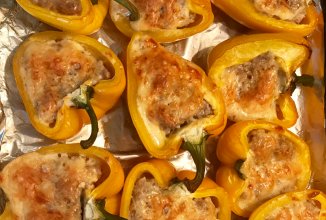 Фаршированные перчики в духовке