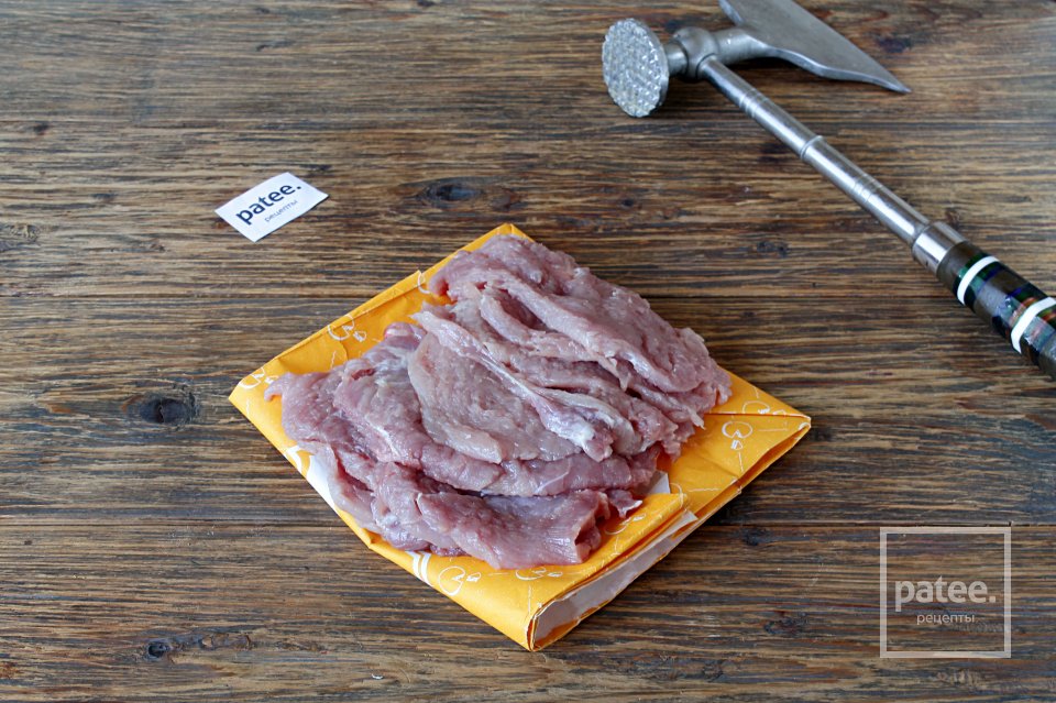 Свиные биточки в сухарях - Шаг 2