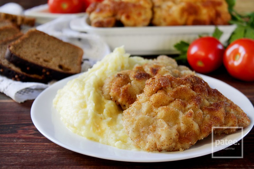 Свиные биточки в сухарях - Шаг 10