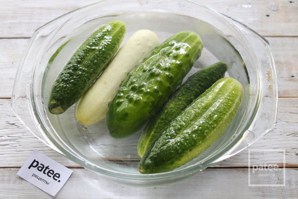 Маринованные огурцы с яблоком и лимонной кислотой - Шаг 2