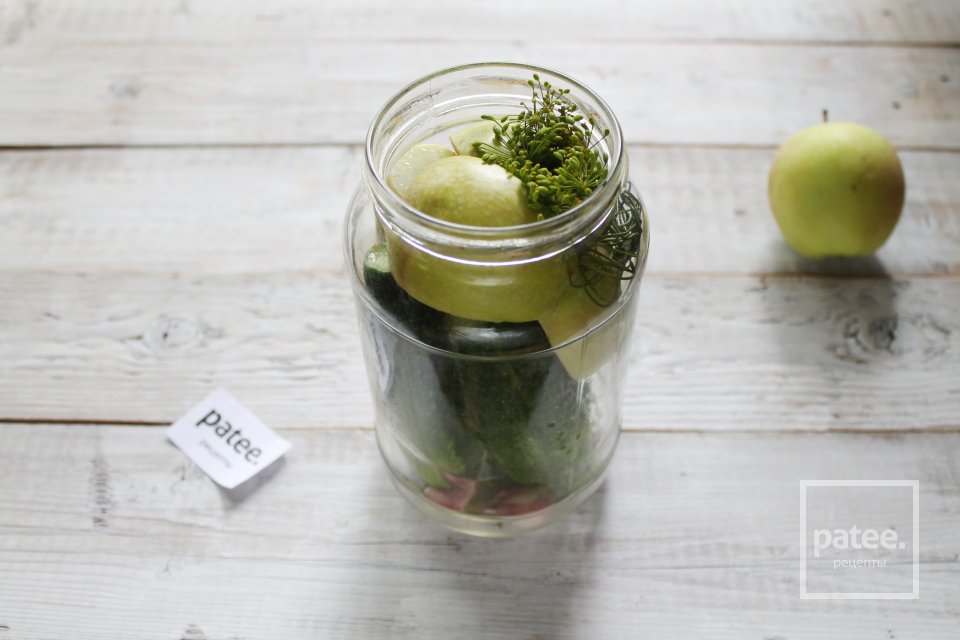 Маринованные огурцы с яблоком и лимонной кислотой - Шаг 11