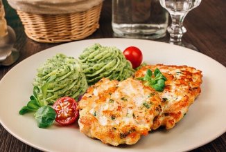 Рубленые куриные котлеты с сыром