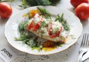 Куриные отбивные с помидорами и сыром