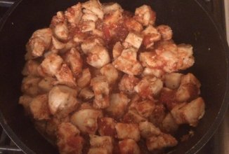 Куриные грудки в сочном соусе