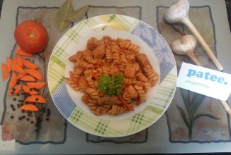 Паста с мясом и овощами по- восточному