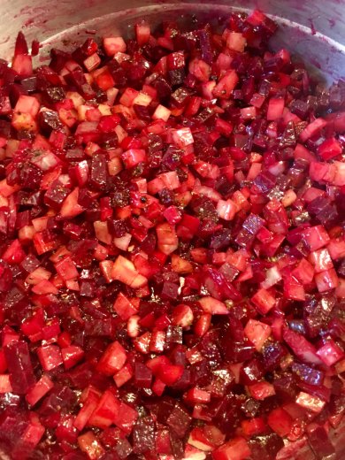 Воскресный свекольник с цветной капустой и телячьими язычками. - Шаг 10