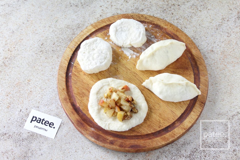 Пирожки с яблоками - Шаг 12