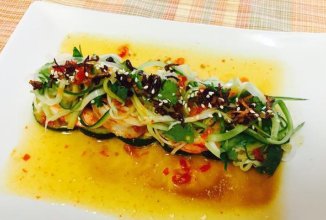 Креветки с цукини в сладком соусе чили