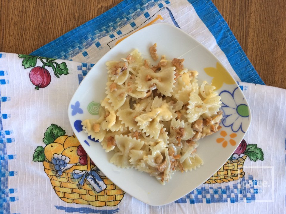 Паста с грибами лисичками в сливочном соусе - Шаг 7