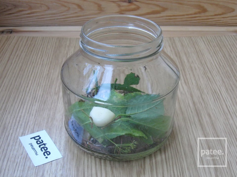 Маринованные помидоры с алычой - Шаг 3