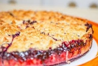 Тертый пирог с ягодами
