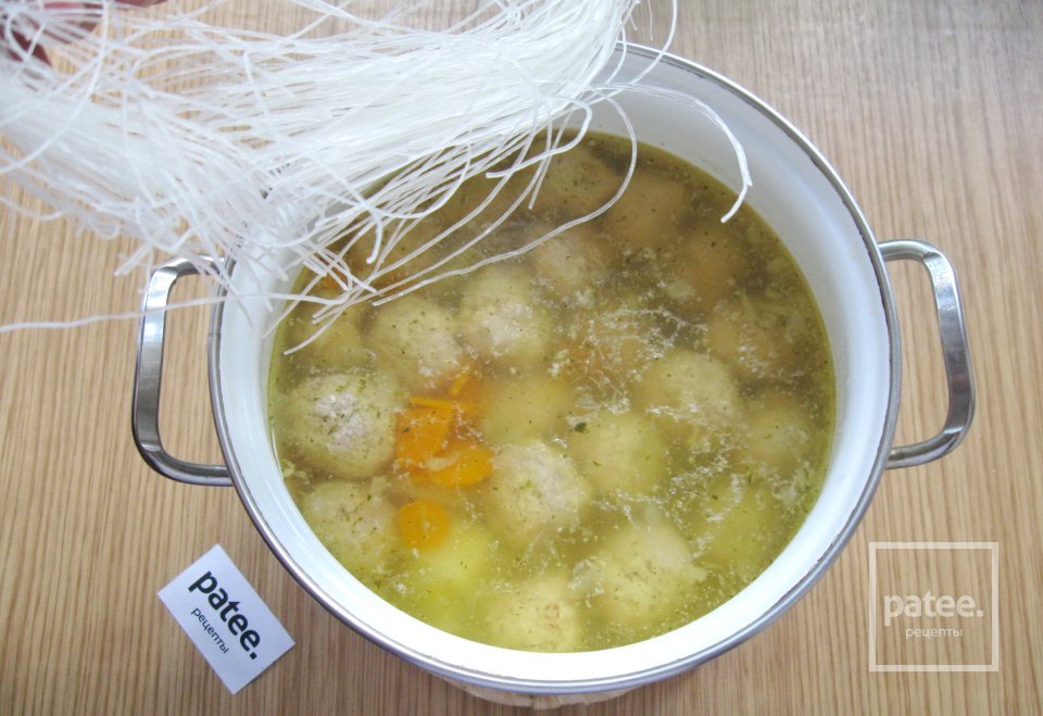 Суп с фунчозой и мясными фрикадельками - Шаг 12