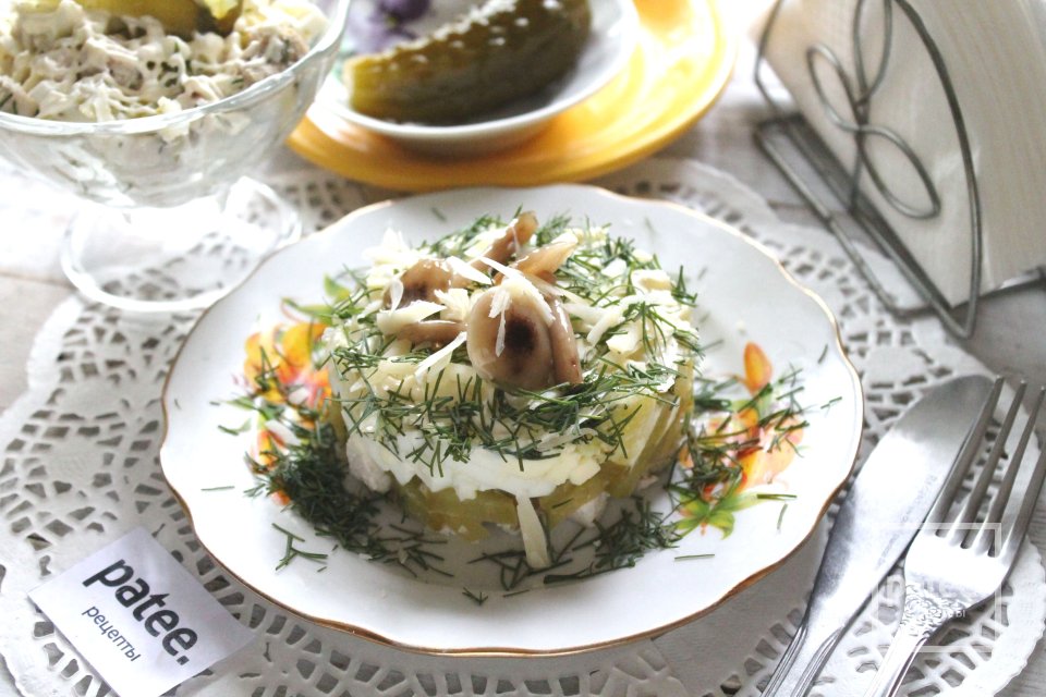 Салат с курицей, яйцами и огурцами - Шаг 14