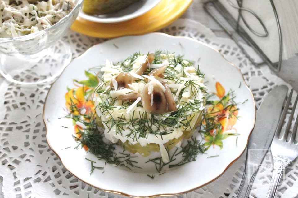 Салат с курицей, яйцами и огурцами - Шаг 15