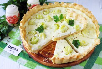 Киш лорен с кабачком и брынзой.