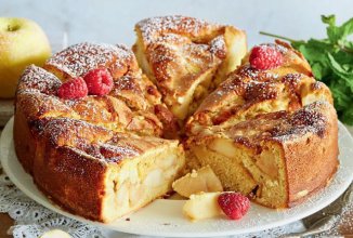 Шарлотка с яблоками