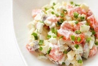 Салат «Зимний каприз» с красной рыбой