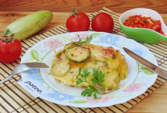 Куриное филе с кабачками в духовке