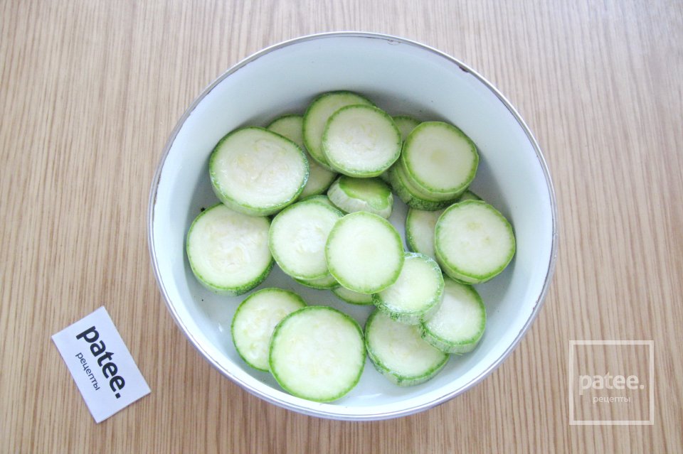 Куриное филе с кабачками в духовке - Шаг 4